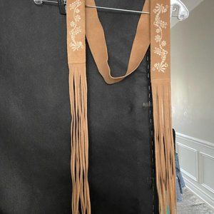 100% GENUINE LEATHER   EMBROIDERED  BELT  RYANT.